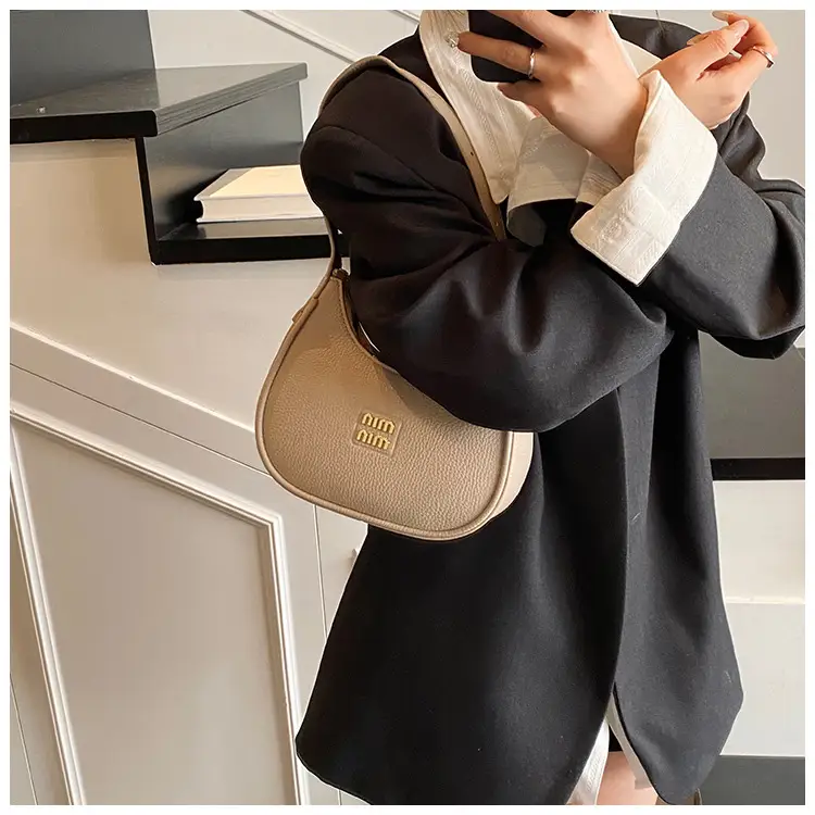 Women's Niche Crossbody Bag Beige 2026 — feature 14