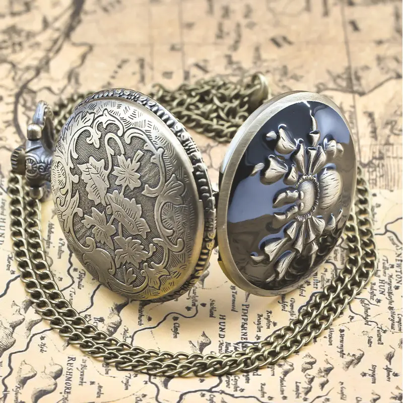 Retro Large Pocket Watch Black Scorpion Design — feature 9