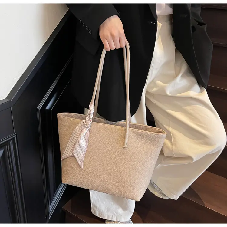 Elegant Underarm Handbag for Women 2025 — feature 11
