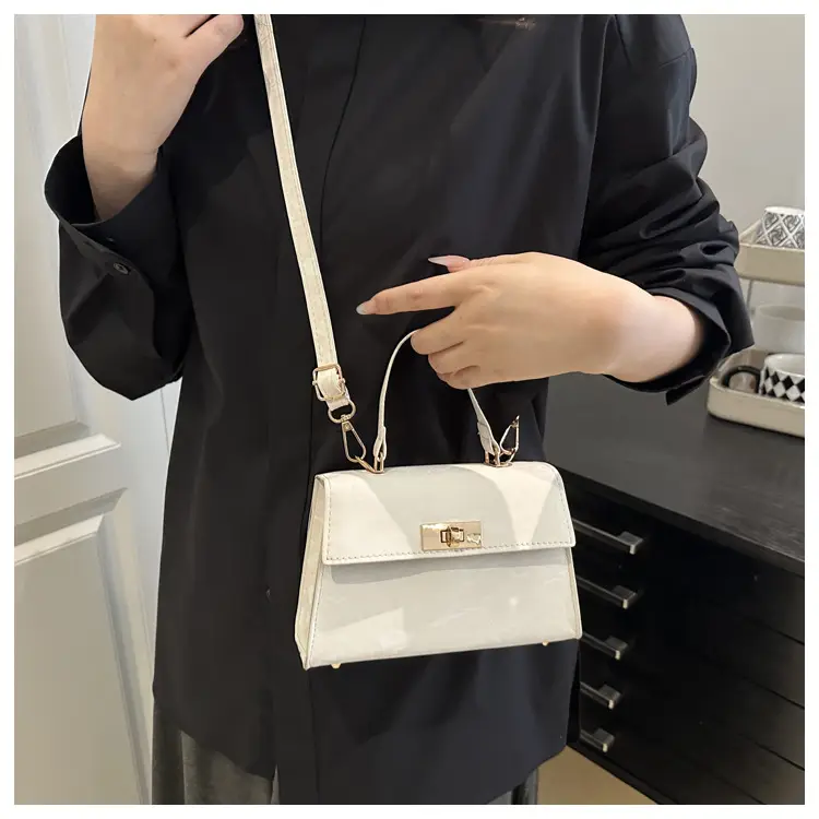 2025 Spring Light Blue Shoulder Crossbody Bag with Lock — feature 20