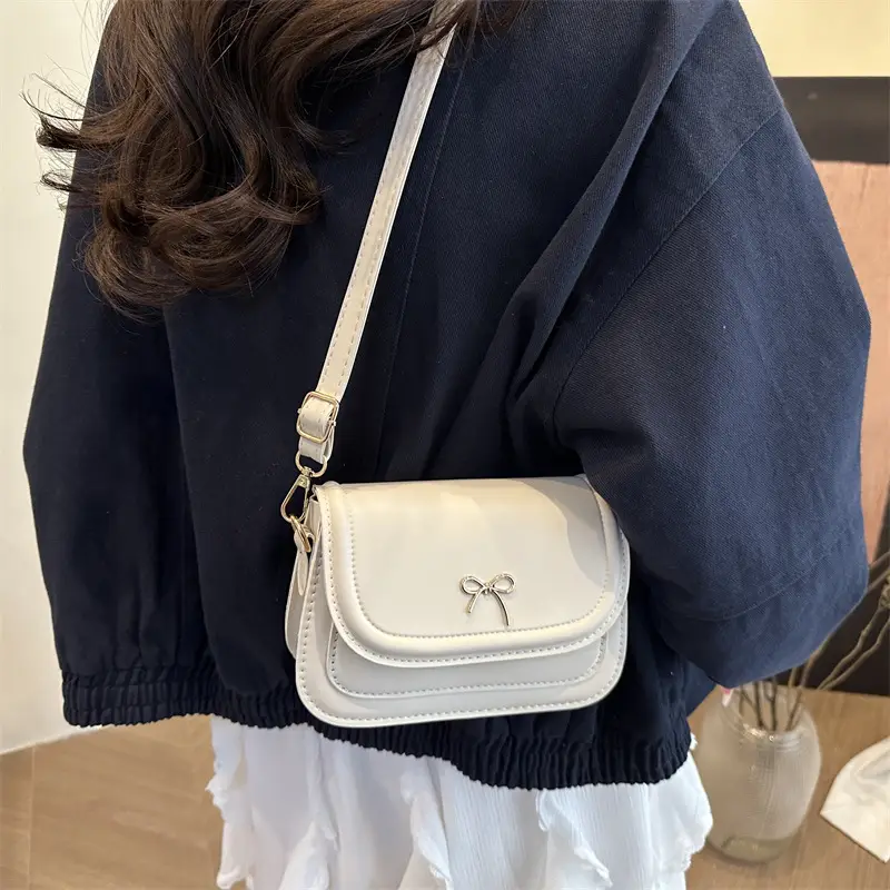 Women's Crossbody Bag White Square Design 2026 — feature 11
