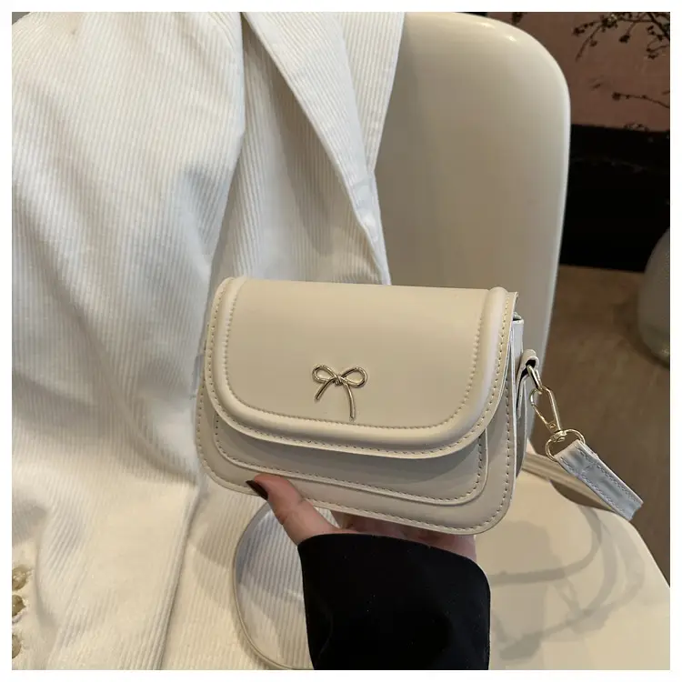 Women's Crossbody Bag White Square Design 2026 — feature 7