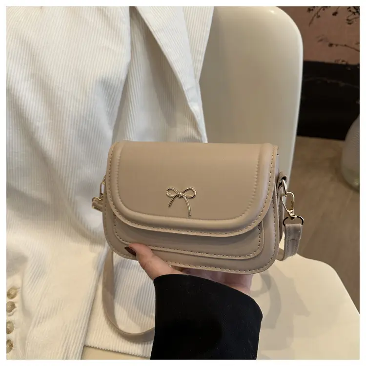 Women's Crossbody Bag White Square Design 2026 — feature 8