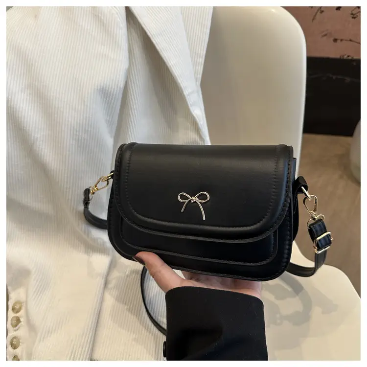 Women's Crossbody Bag White Square Design 2026 — feature 9