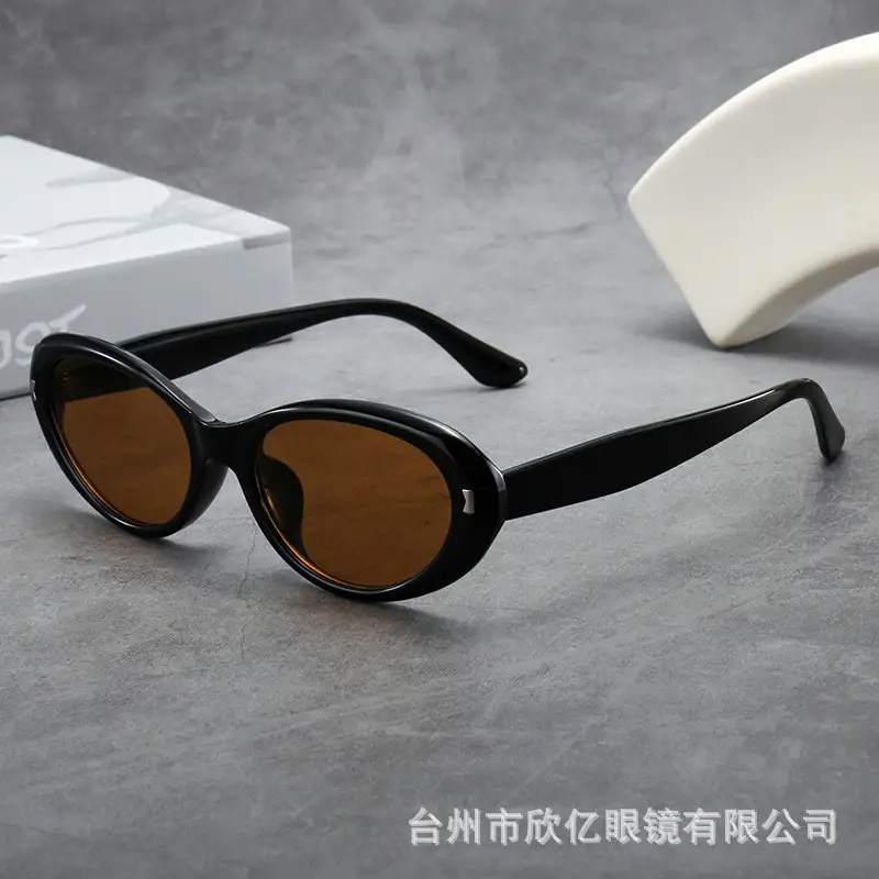 Black Cat Eye Sunglasses for Square Face Slimming - Image 7