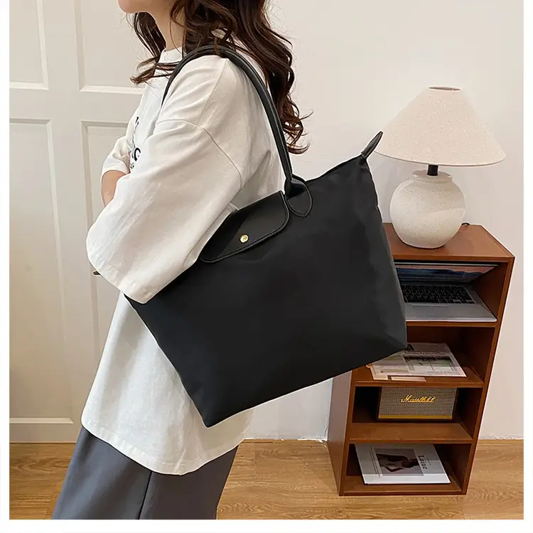 Women's Nylon Shoulder Bags 2025 New Arrival — feature 15