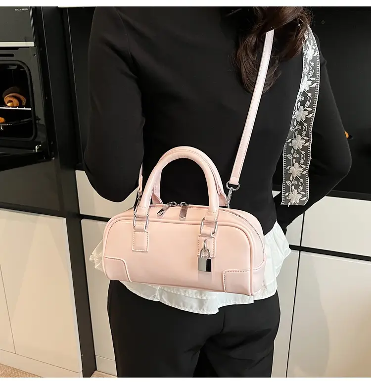 Women's White Leather Shoulder Crossbody Bag 2025 — feature 19