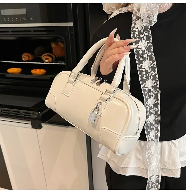 Women's White Leather Shoulder Crossbody Bag 2025 — feature 28