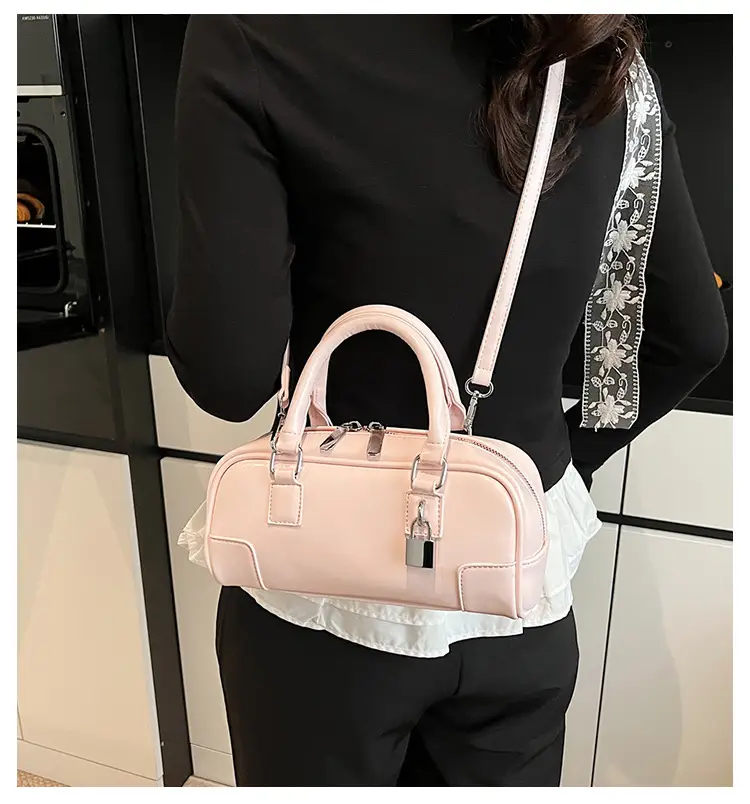 Women's White Leather Shoulder Crossbody Bag 2025 — feature 3