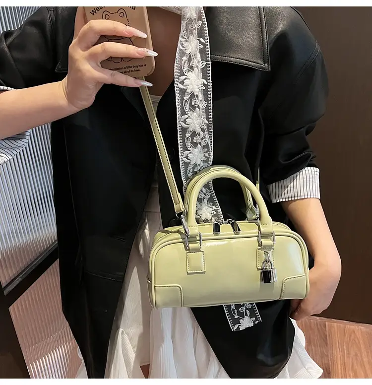 Women's White Leather Shoulder Crossbody Bag 2025 — feature 31