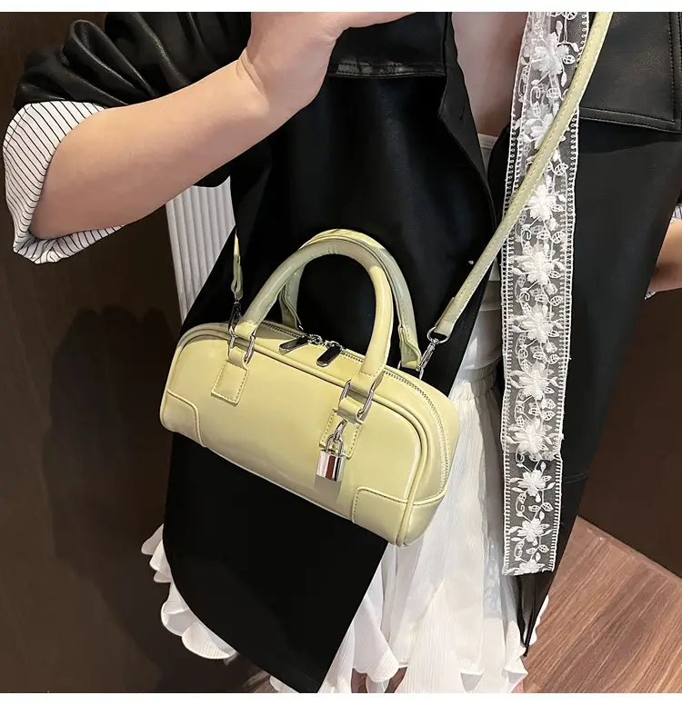 Women's White Leather Shoulder Crossbody Bag 2025 — feature 32
