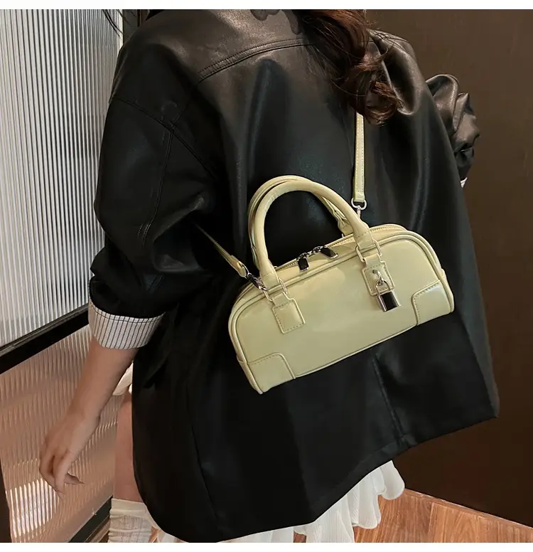 Women's White Leather Shoulder Crossbody Bag 2025 — feature 34