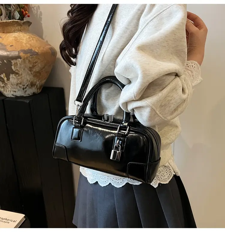 Women's White Leather Shoulder Crossbody Bag 2025 — feature 38