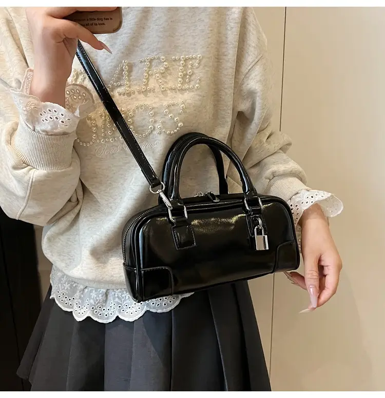 Women's White Leather Shoulder Crossbody Bag 2025 — feature 39