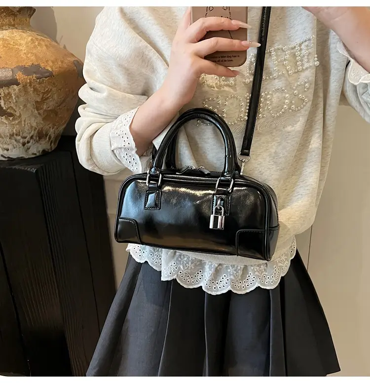 Women's White Leather Shoulder Crossbody Bag 2025 — feature 40