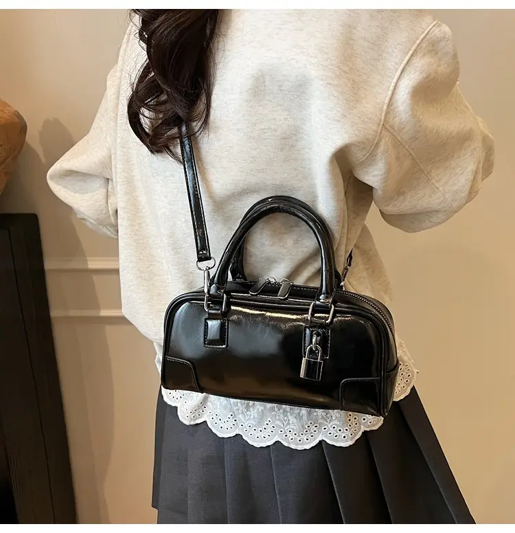 Women's White Leather Shoulder Crossbody Bag 2025 — feature 41
