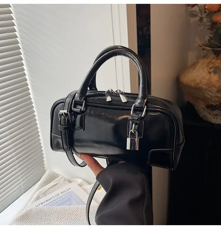 Women's White Leather Shoulder Crossbody Bag 2025 — feature 43