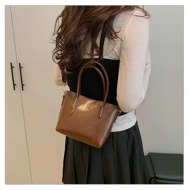 Beige Leather Shoulder Bag Large Capacity Women — feature 18