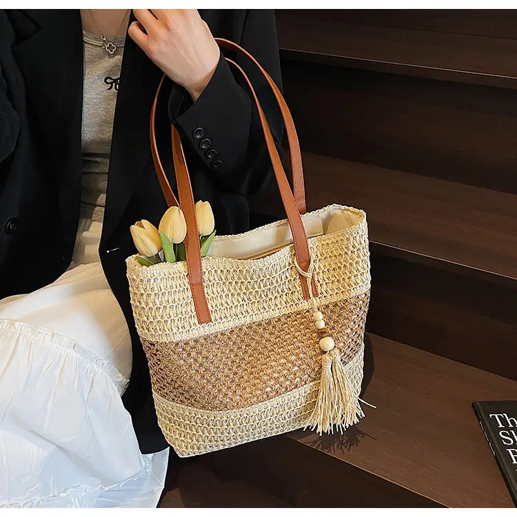 Women Handmade Woven Straw Commuter Bag 2026 — feature 15