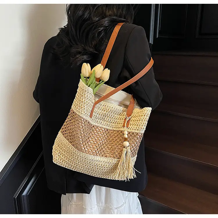 Women Handmade Woven Straw Commuter Bag 2026 — feature 16