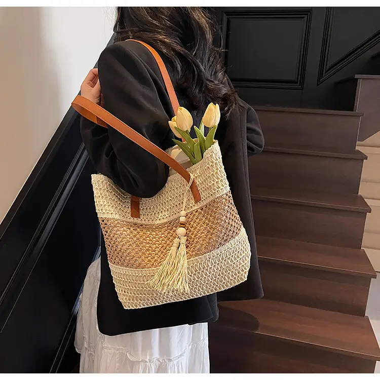 Women Handmade Woven Straw Commuter Bag 2026 — feature 17