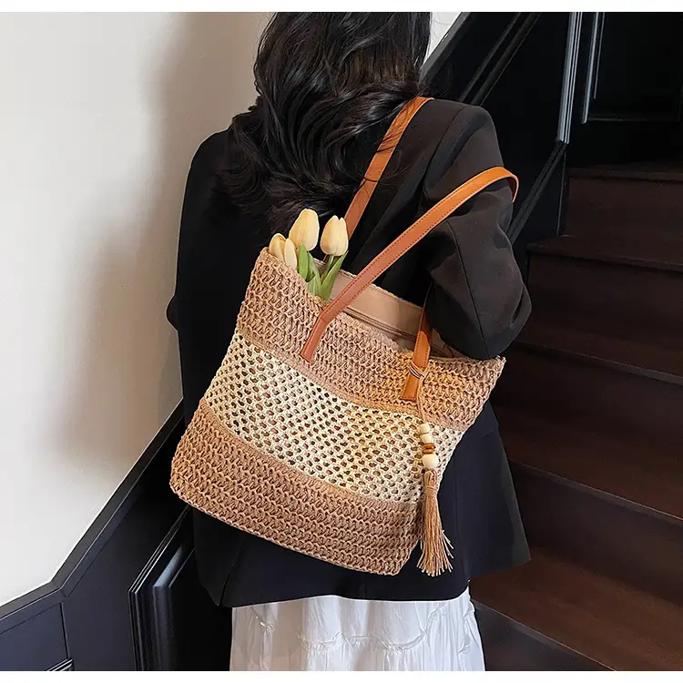 Women Handmade Woven Straw Commuter Bag 2026 — feature 18