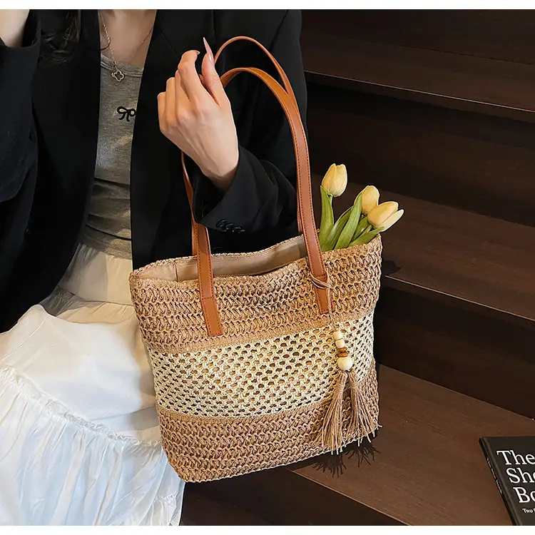 Women Handmade Woven Straw Commuter Bag 2026 — feature 20