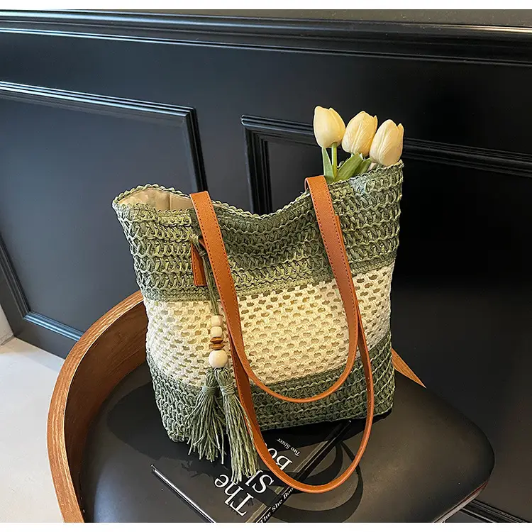 Women Handmade Woven Straw Commuter Bag 2026 - Image 3