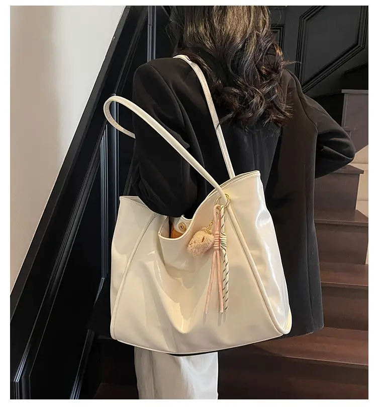 White Cross-Border Textured Shoulder Bag 2026 — feature 1