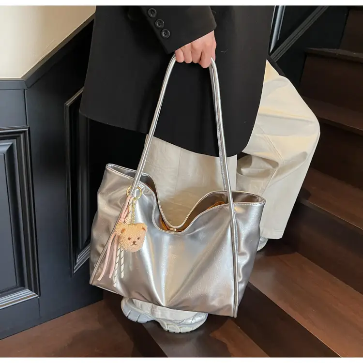 White Cross-Border Textured Shoulder Bag 2026 — feature 15