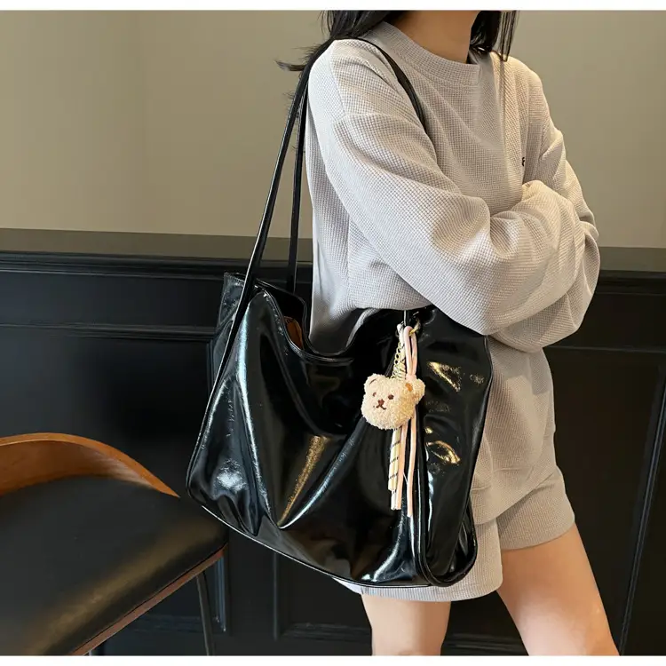 White Cross-Border Textured Shoulder Bag 2026 — feature 16