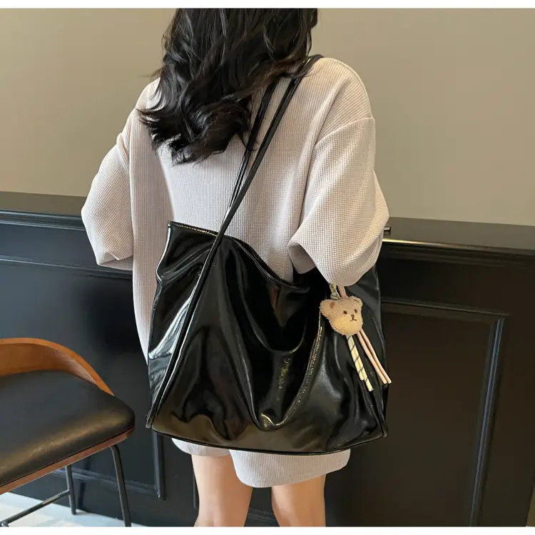 White Cross-Border Textured Shoulder Bag 2026 — feature 17