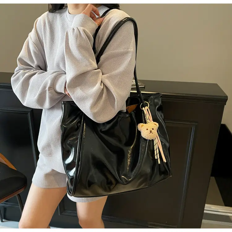 White Cross-Border Textured Shoulder Bag 2026 — feature 18