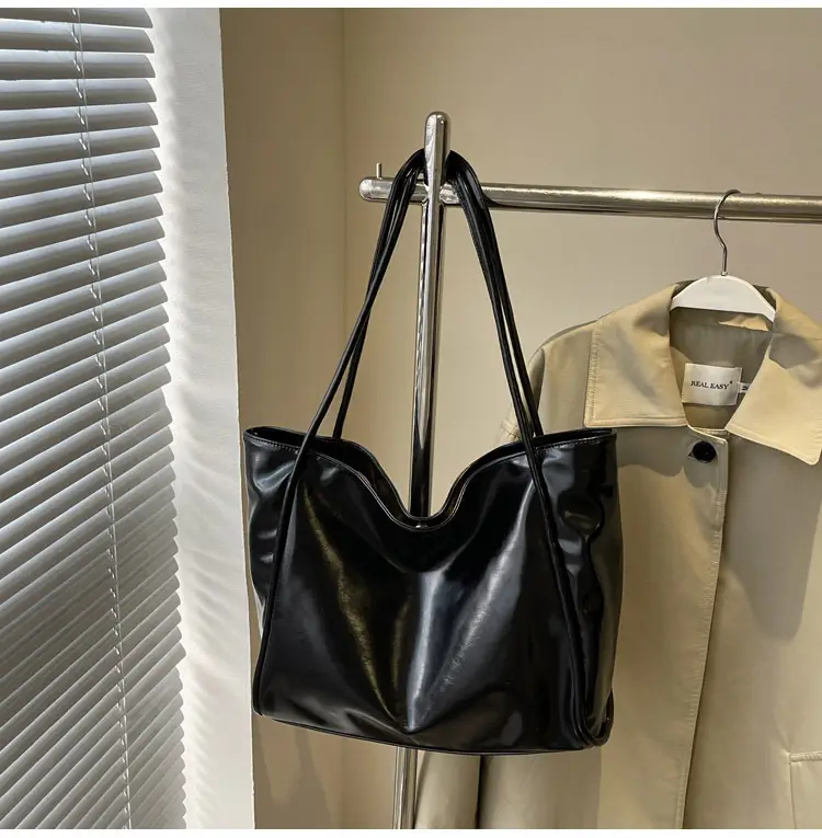 White Cross-Border Textured Shoulder Bag 2026 — feature 22