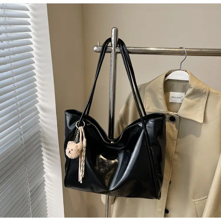 White Cross-Border Textured Shoulder Bag 2026 — feature 23