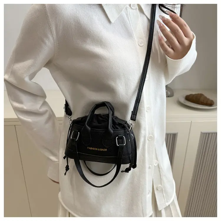 White Vintage Mini Crossbody Bag for Women 2025 — feature 14