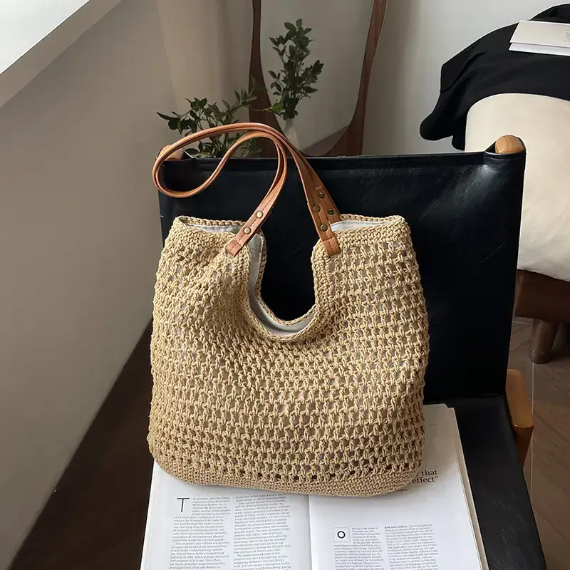 Women's Woven Straw Shoulder Bag with Leather Strap - Image 5