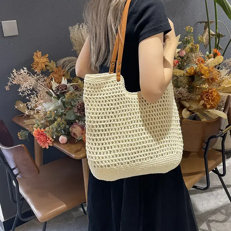 Women's Woven Straw Shoulder Bag with Leather Strap - Image 6