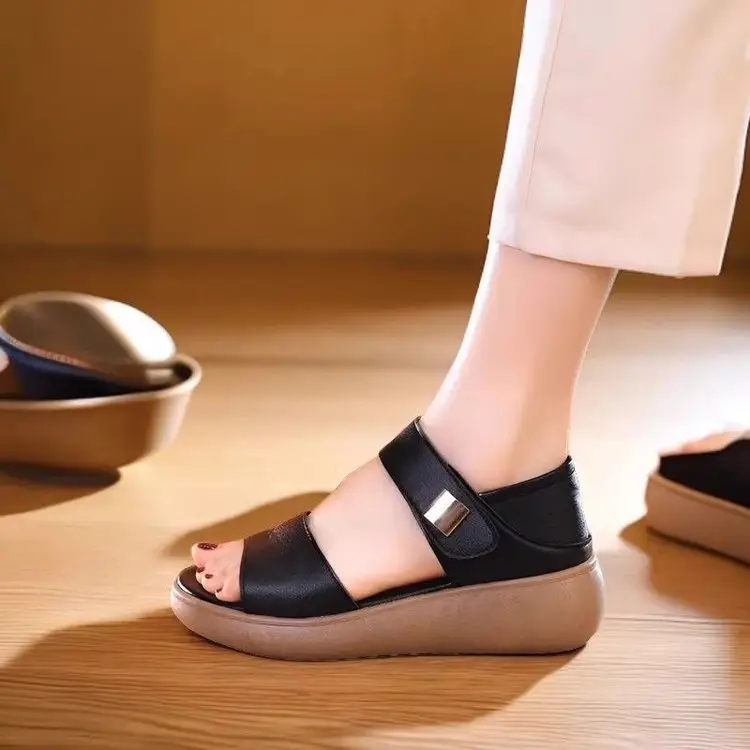 Soft Leather Platform Sandals Women's 2025 Summer New Casual All-match Mom Shoes Non-slip Velcro Wedge Sandals — feature 12