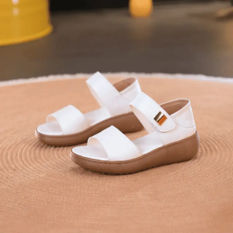 Soft Leather Platform Sandals Women's 2025 Summer New Casual All-match Mom Shoes Non-slip Velcro Wedge Sandals — feature 5