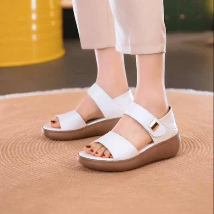 Soft Leather Platform Sandals Women's 2025 Summer New Casual All-match Mom Shoes Non-slip Velcro Wedge Sandals — feature 9