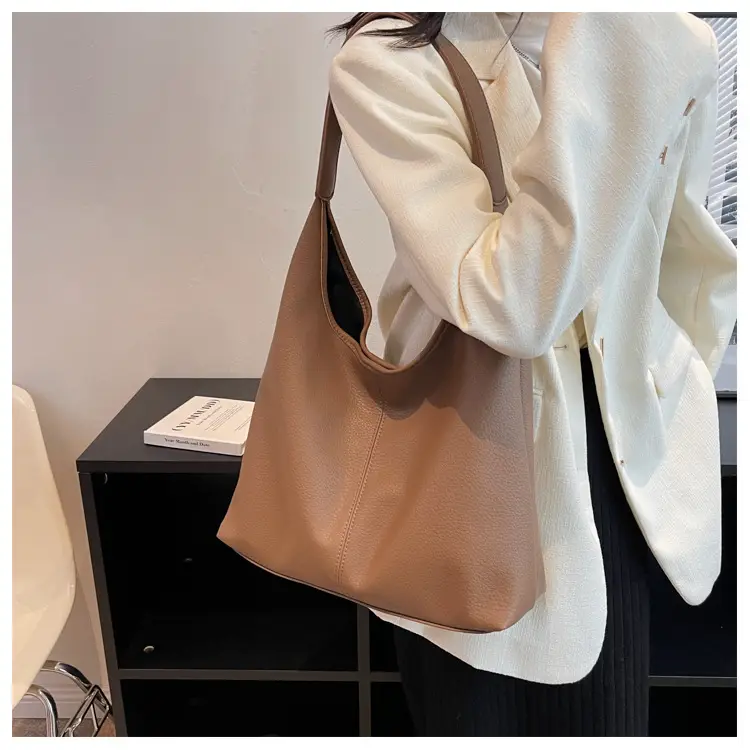 Women's Large Capacity Tan Tote Bag Single Shoulder 2026 — feature 17