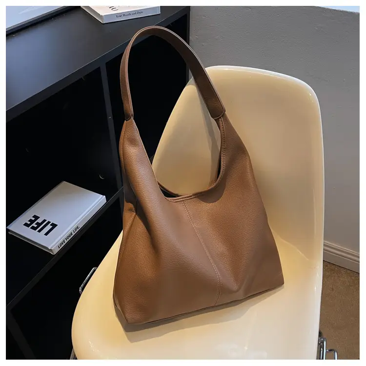Women's Large Capacity Tan Tote Bag Single Shoulder 2026 — feature 5