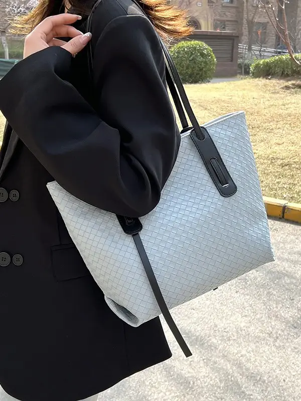 Women Brown Woven Tote Bag Large Capacity Commuter Shoulder Bag - Image 9