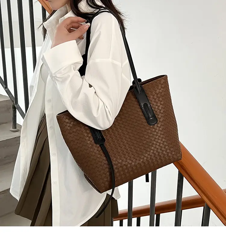 Women Brown Woven Tote Bag Large Capacity Commuter Shoulder Bag — feature 16