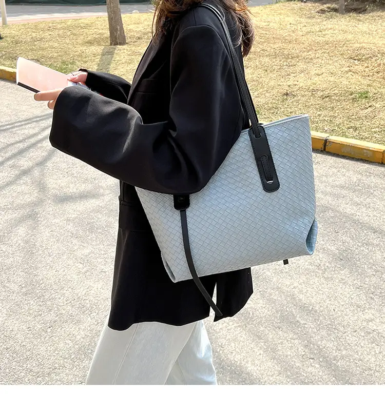 Women Brown Woven Tote Bag Large Capacity Commuter Shoulder Bag — feature 19