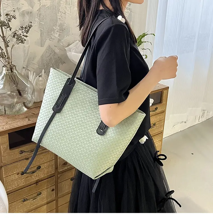 Women Brown Woven Tote Bag Large Capacity Commuter Shoulder Bag — feature 23