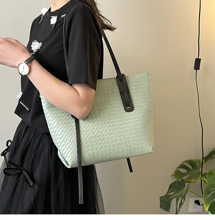 Women Brown Woven Tote Bag Large Capacity Commuter Shoulder Bag — feature 27