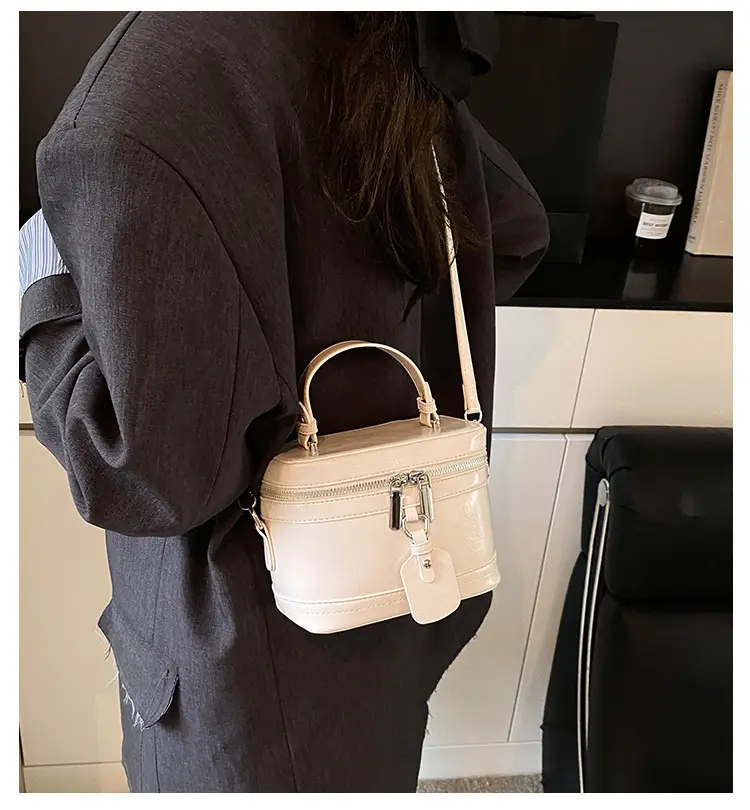 Black Women's Shoulder Crossbody Bag 2025 Summer — feature 1