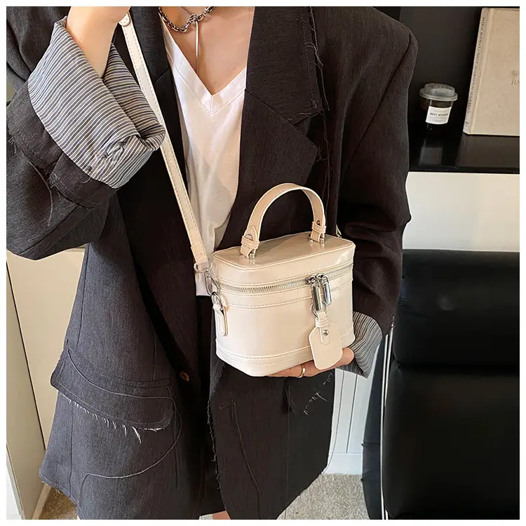 Black Women's Shoulder Crossbody Bag 2025 Summer — feature 19